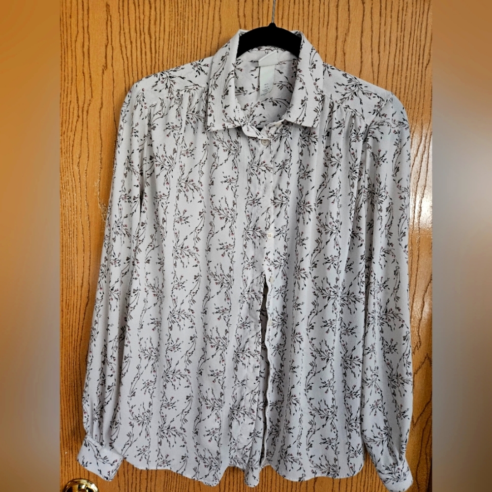 H&M size 8 blouse white and floral